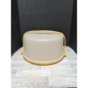 Vintage Tupperware Covered Cake Taker Keeper w/Handle Harvest Gold 13 Inch Base
